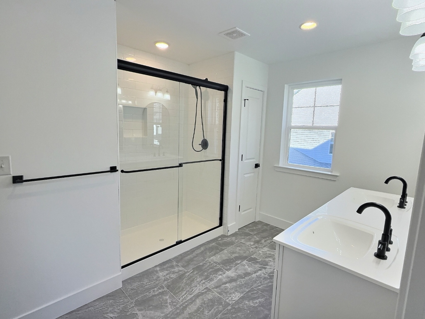 Worthington interior view 12