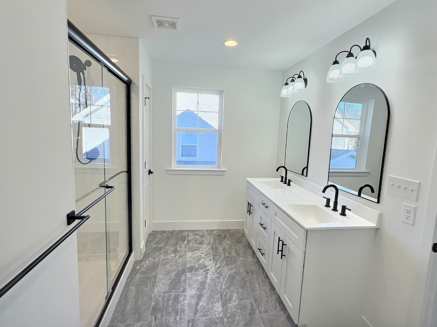 Worthington interior view 13
