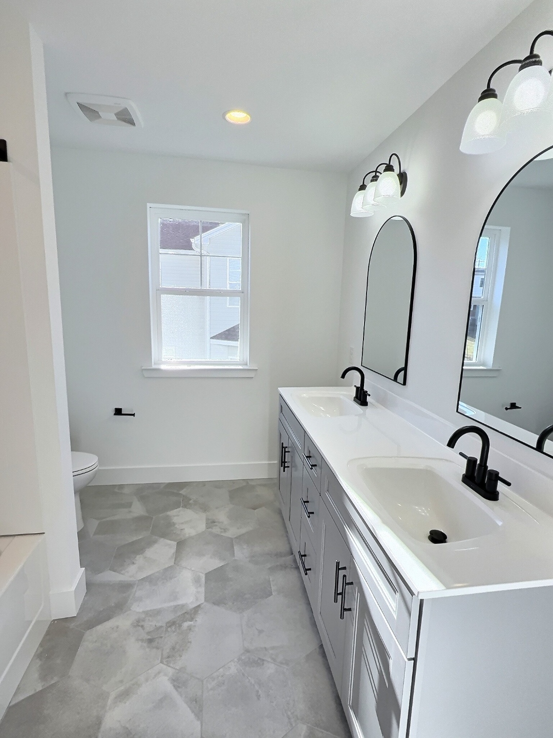 Worthington interior view 18