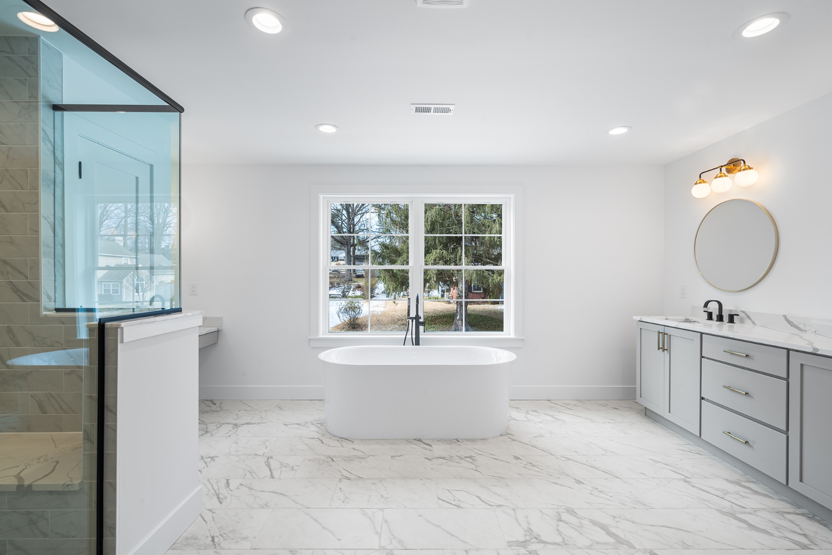 Fortuna Drive standalone tub